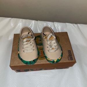 Toddle shoes